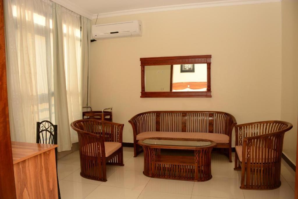La Posh Hotel Kigali Exteriör bild